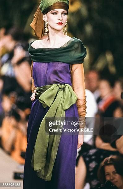 yves saint laurent catwalk 1990|459 Yves Saint Laurent Fashion Show 1990 Stock Photos, High .